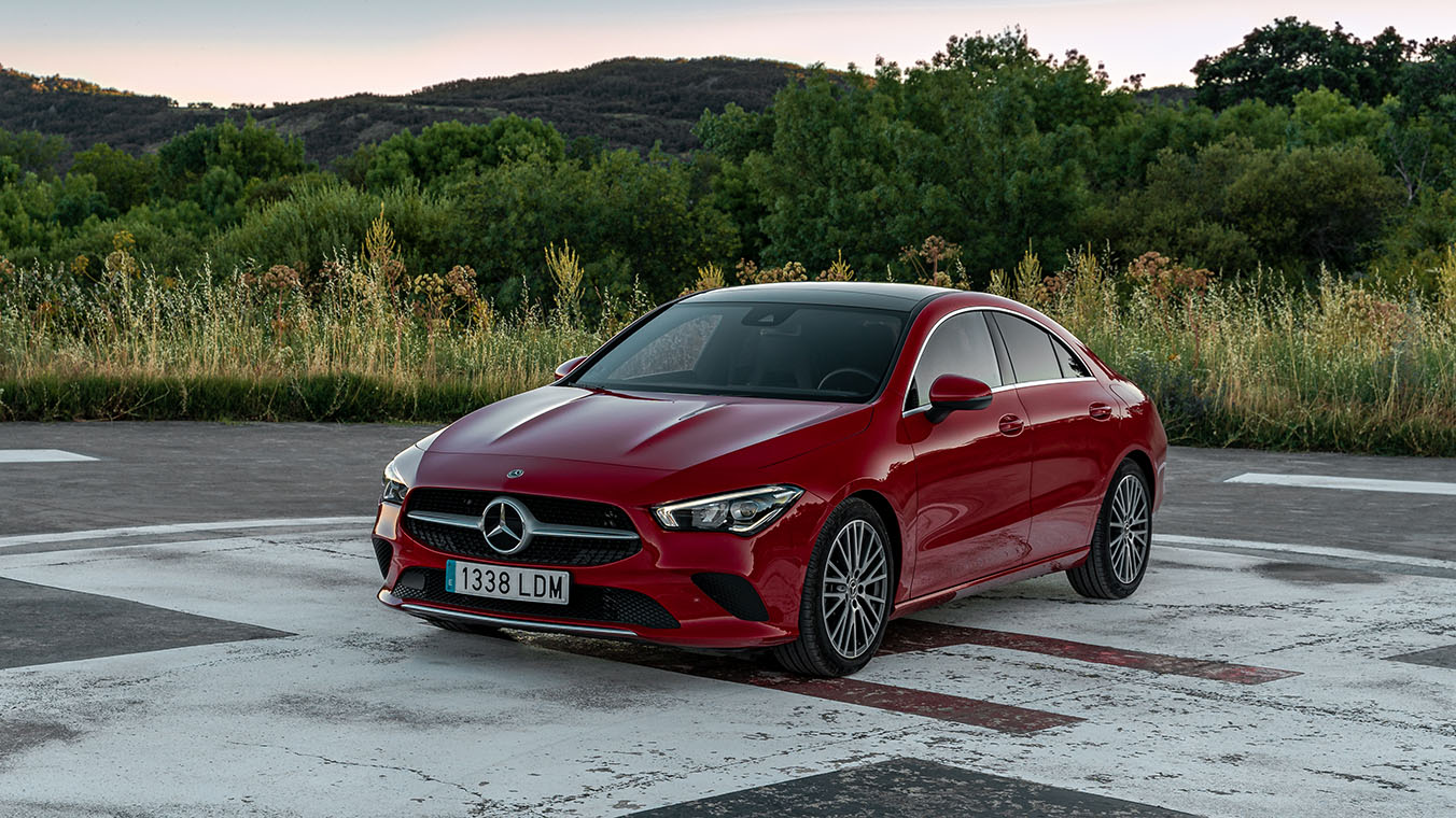 Mercedes CLA rojo